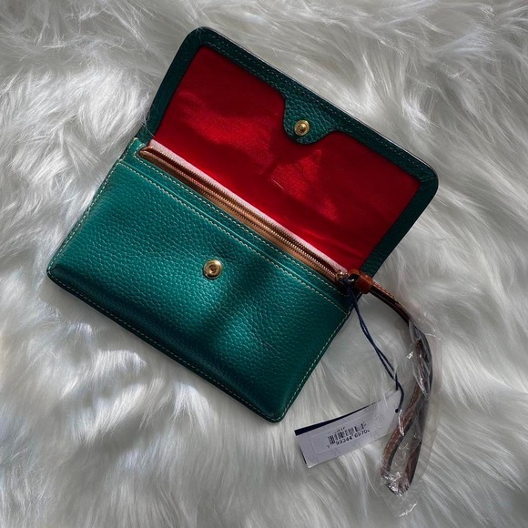 Dooney & Bourke Foldover Clutch 🌿 - Picture 4 of 5